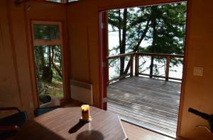 A quaint Modern-Shed on Orcas Island, with views of the water.