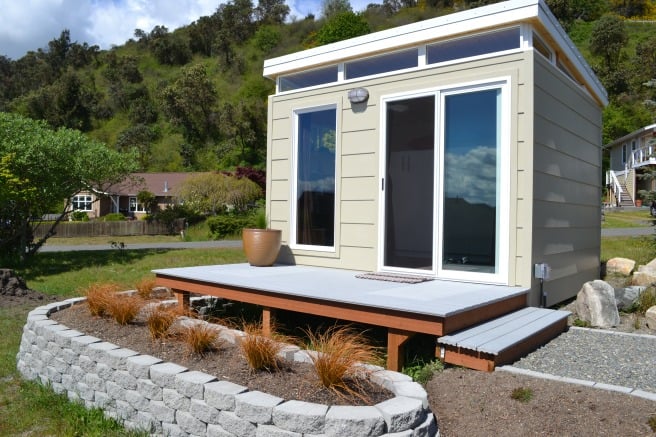 This Modern Shed guest room is a space solution for Debbie and Burt.